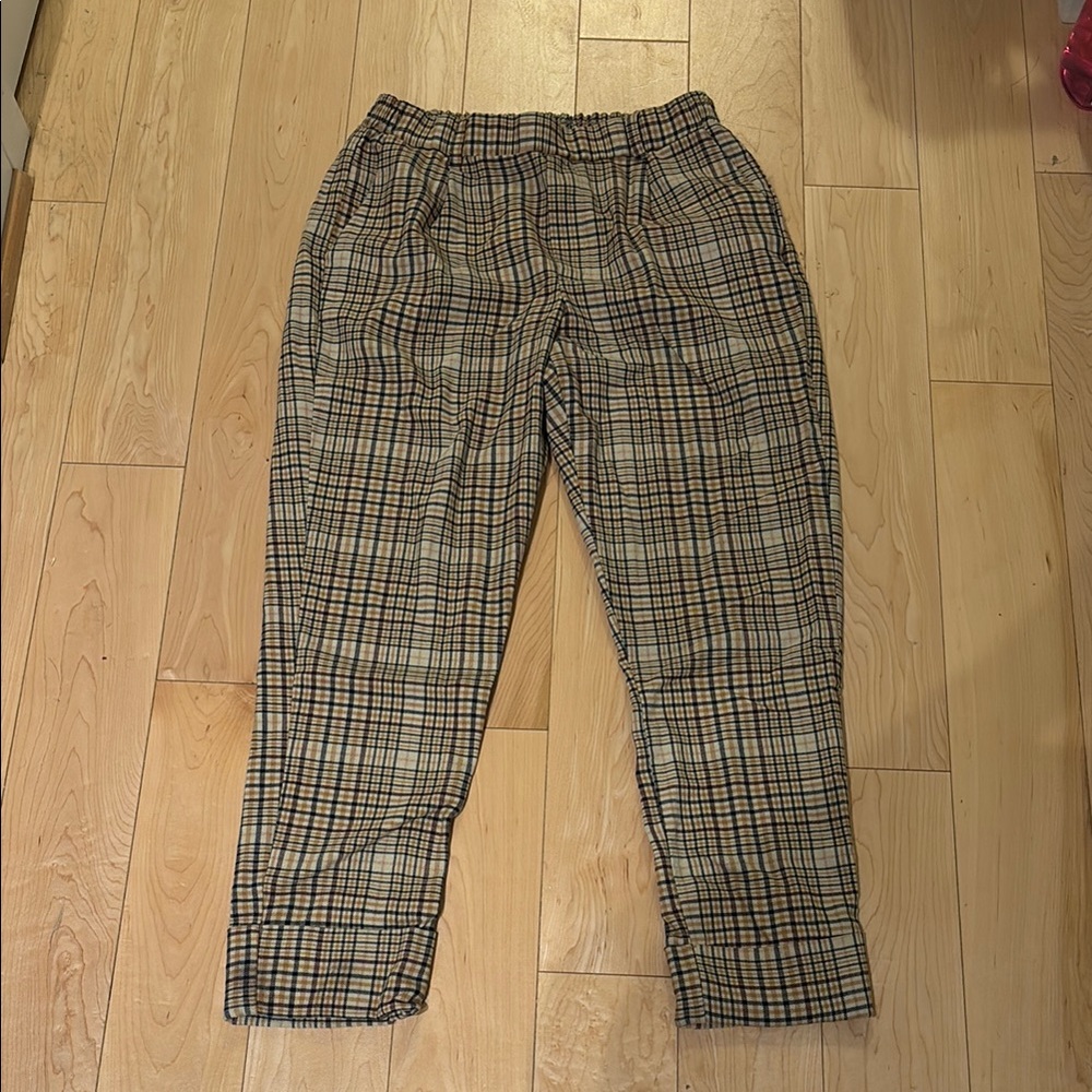 Bershka Tan Trousers Relaxed Fit Tapered Leg